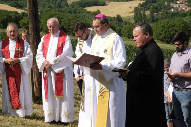 2021.06.30_Gödre felújított kálvária (55).JPG